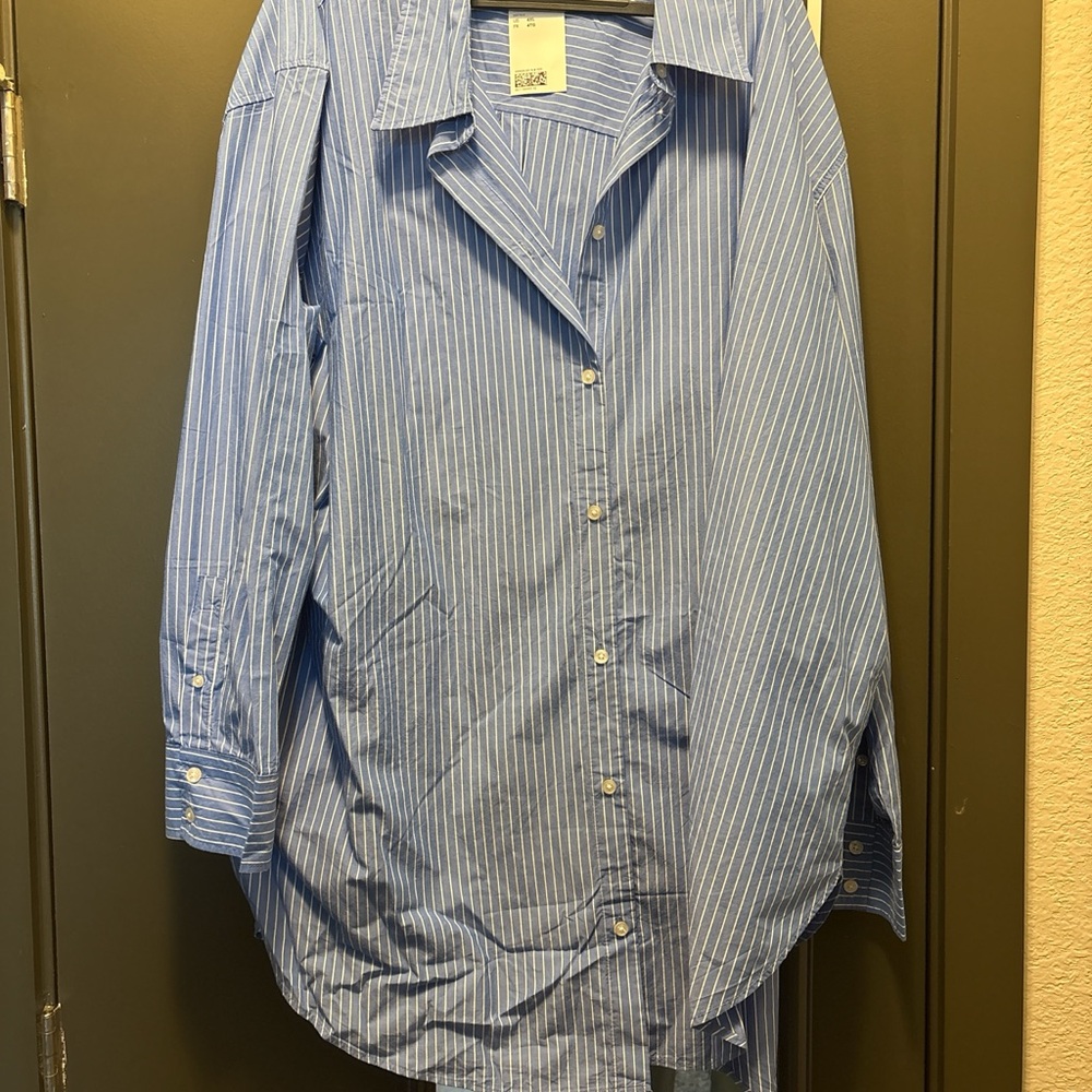 H&M Light Blue Pinstripe Button Down Shirt size 4X